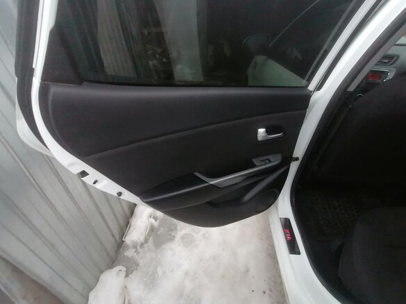 2013 Kia Rio 5-speed III, белый, 985000 рублей - вид 17