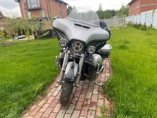 2017 Harley-Davidson Electra Glide, серебристый, 2700000 рублей, вид 2