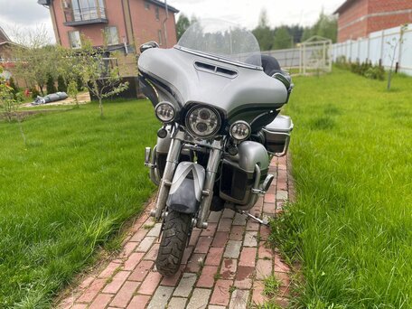 2017 Harley-Davidson Electra Glide, серебристый, 2700000 рублей, вид 2