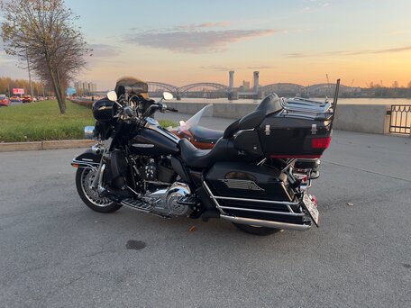 2011 Harley-Davidson Electra Glide, чёрный, 1490000 рублей, вид 4