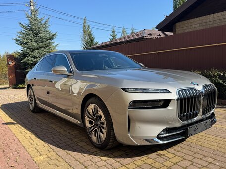 2022 BMW 7 серии 740d xDrive VII (G70), серый, 11000000 рублей, вид 3