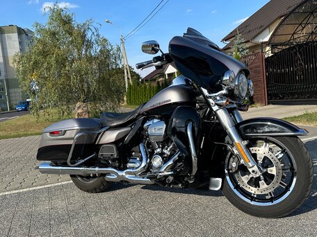2017 Harley-Davidson Ultra Limited, серебристый, 1800000 рублей, вид 3