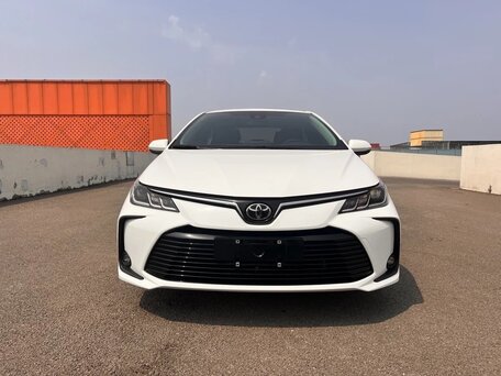 2022 Toyota Corolla XII (E210), белый, 1800000 рублей, вид 1