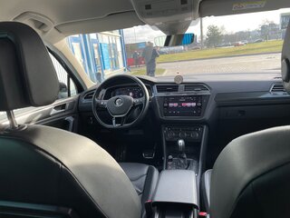2020 Volkswagen Tiguan II, чёрный, 2650000 рублей, вид 4