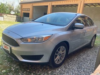 2017 Ford Focus III Рестайлинг, серебристый, 1000000 рублей, вид 1
