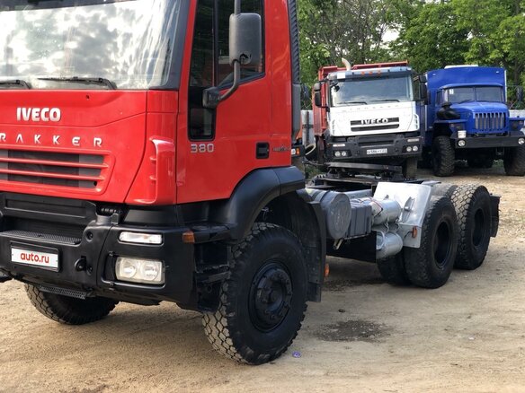 2007 Iveco Trakker, красный, 1700000 рублей - вид 8