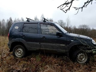 2013 Chevrolet Niva I Рестайлинг, чёрный, 679000 рублей, вид 3