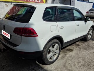 2012 Volkswagen Touareg II, белый, 1400000 рублей, вид 5