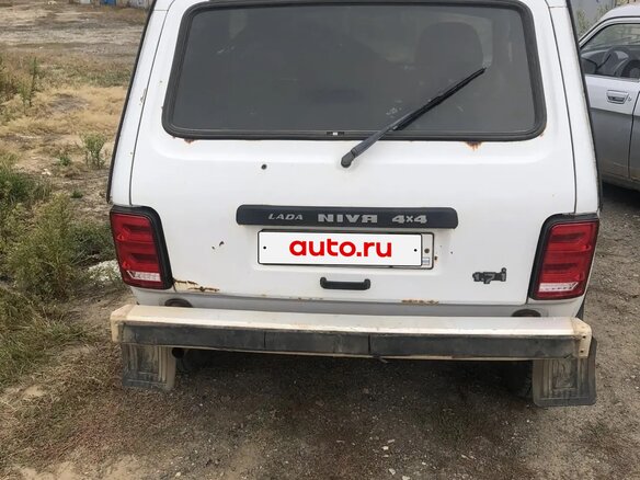 2004 Lada (ВАЗ) 2121 (4x4) I Рестайлинг, белый, 225000 рублей - вид 2