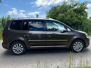 2011 Volkswagen Touran I Рестайлинг 2, коричневый, 1050000 рублей, вид 2