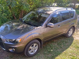 2011 Mitsubishi Outlander II Рестайлинг, коричневый, 1800000 рублей, вид 1