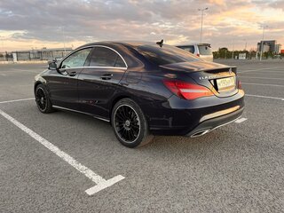 2018 Mercedes-Benz CLA 200 I (C117, X117) Рестайлинг, синий, 2050000 рублей, вид 4