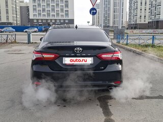 2021 Toyota Camry VIII (XV70), чёрный, 4250000 рублей, вид 4