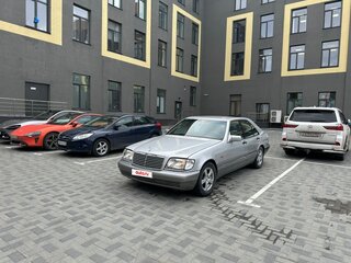 1994 Mercedes-Benz S-Класс 350 III (W140), серебристый, 1600000 рублей, вид 1