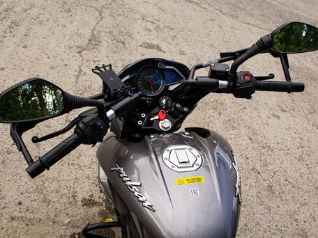2023 Bajaj Pulsar NS 200, серебристый, 320000 рублей, вид 4