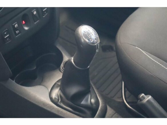 2015 Renault Sandero Stepway II, красный - вид 11