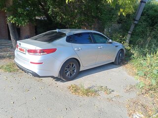 2019 Kia Optima IV Рестайлинг, серебристый, 1760000 рублей, вид 2