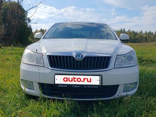 2013 Skoda Octavia II (A5) Рестайлинг, белый, 650000 рублей, вид 2