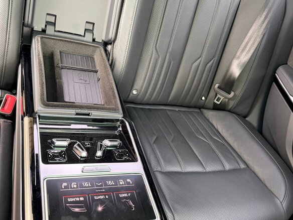 2020 Audi A8 55 TFSI IV (D5), белый, 6100000 рублей - вид 23