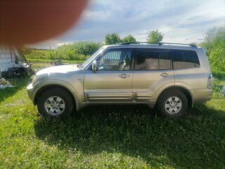 2000 Mitsubishi Montero III, серый, 700000 рублей, вид 5
