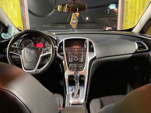 2014 Opel Astra GTC J Рестайлинг, жёлтый - вид 5