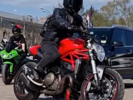 2015 Ducati Monster 1200, красный, 850000 рублей, вид 1