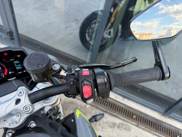 2021 Triumph Speed Triple, серый, 1200000 рублей - вид 15