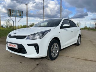 2017 Kia Rio IV, белый, 990000 рублей, вид 3