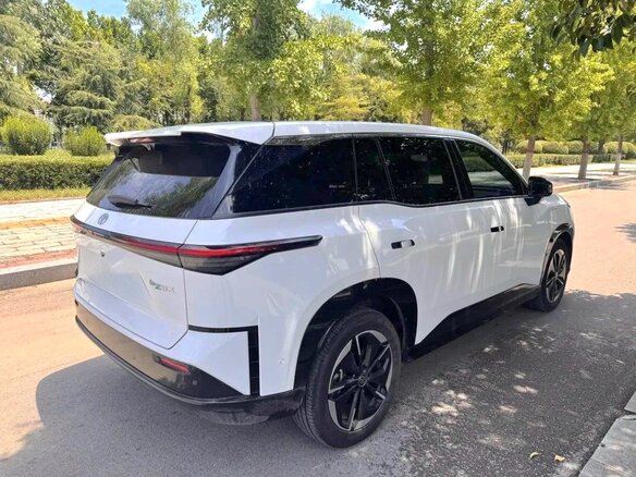 2026 Toyota bZ3X 58.3 kWh, белый, 2870000 рублей - вид 3