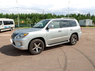 2015 Lexus LX 570 III Рестайлинг, серебристый, 4500000 рублей, вид 1