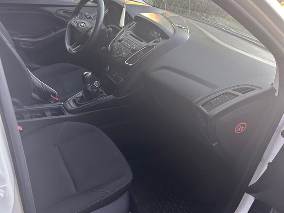 2015 Ford Focus III Рестайлинг, белый, 1100000 рублей - вид 14