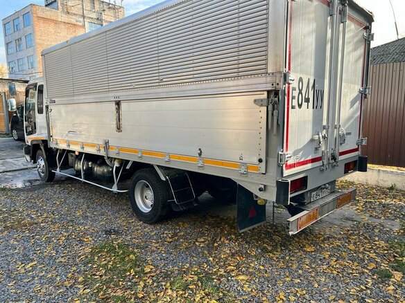 2001 Isuzu Forward (F-Series), белый, 3500000 рублей - вид 2