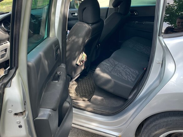 2010 Peugeot 3008 I, серебристый, 650000 рублей - вид 17