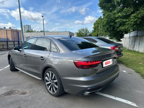 2021 Audi A4 40 TFSI V (B9) Рестайлинг, серый, 3500000 рублей - вид 15