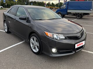 2014 Toyota Camry US Market VII (XV50) Рестайлинг, серебристый, 1540000 рублей, вид 2