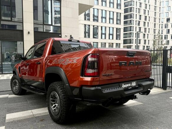 2023 Ram 1500 Crew Cab TRX V, оранжевый, 16490000 рублей - вид 2