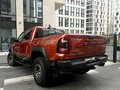 2023 Ram 1500 Crew Cab TRX V, оранжевый, 16490000 рублей - вид 2