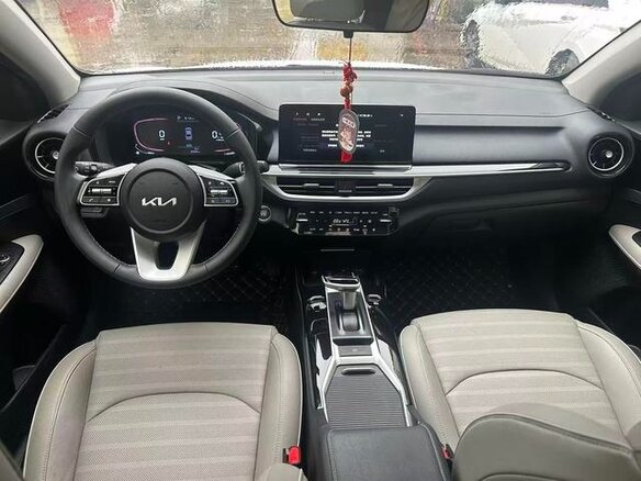 2021 Kia K3 II (China Market), белый - вид 7