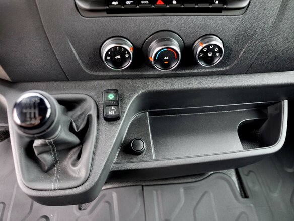 2024 Renault Master, белый, 4800000 рублей - вид 30