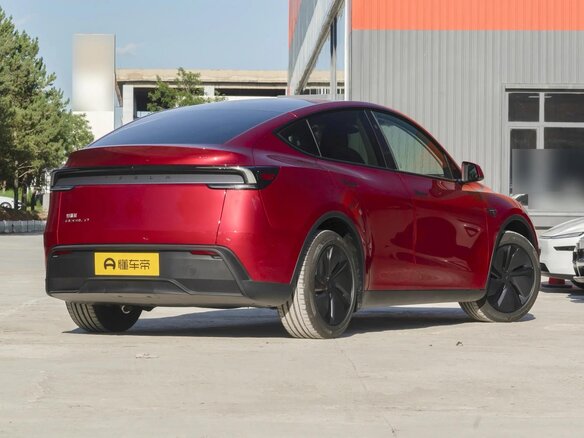 2025 Tesla Model Y Long Range I Рестайлинг, красный, 7639800 рублей - вид 6