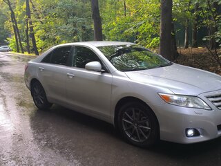 2011 Toyota Camry VI (XV40) Рестайлинг, серебристый, 1250000 рублей, вид 1