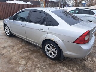 2008 Ford Focus II Рестайлинг, серебристый, 390000 рублей, вид 3