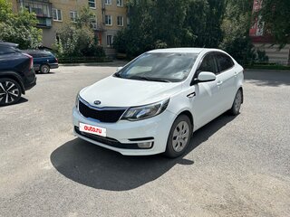 2015 Kia Rio III Рестайлинг, белый, 660000 рублей, вид 1