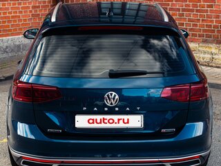 2019 Volkswagen Passat Alltrack B8 Рестайлинг, синий, 3500000 рублей, вид 4