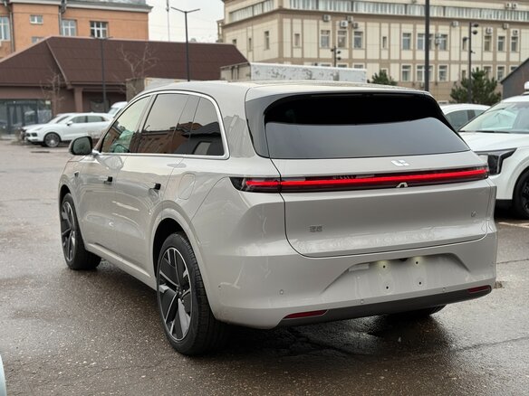 2026 Li Auto (Lixiang) L6 I, серебристый, 7950000 рублей - вид 10