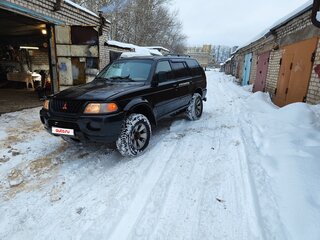 2001 Mitsubishi Montero Sport I, чёрный, 700000 рублей, вид 2