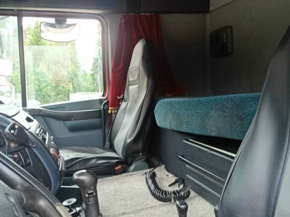 2003 DAF XF 95, пурпурный, 2550000 рублей - вид 9