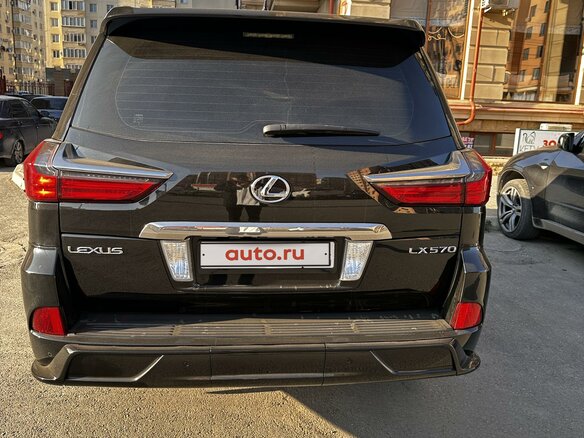 2016 Lexus LX 570 III Рестайлинг 2, чёрный, 6700000 рублей - вид 5