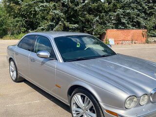 2003 Jaguar XJ III (X350/X358), серебристый, 900000 рублей, вид 2