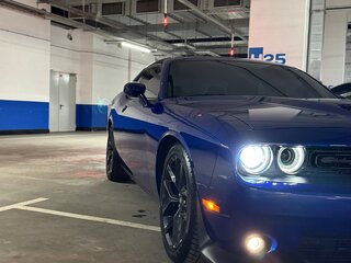 2022 Dodge Challenger III Рестайлинг 2, синий, 5900000 рублей, вид 1